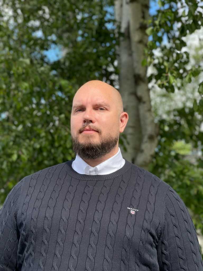 Niklas Almeström, tillförordnad affärschef för Vy buss, berättar att man har en nära dialog med Kommunal och flera förbättringar väntas därför redan till hösten.