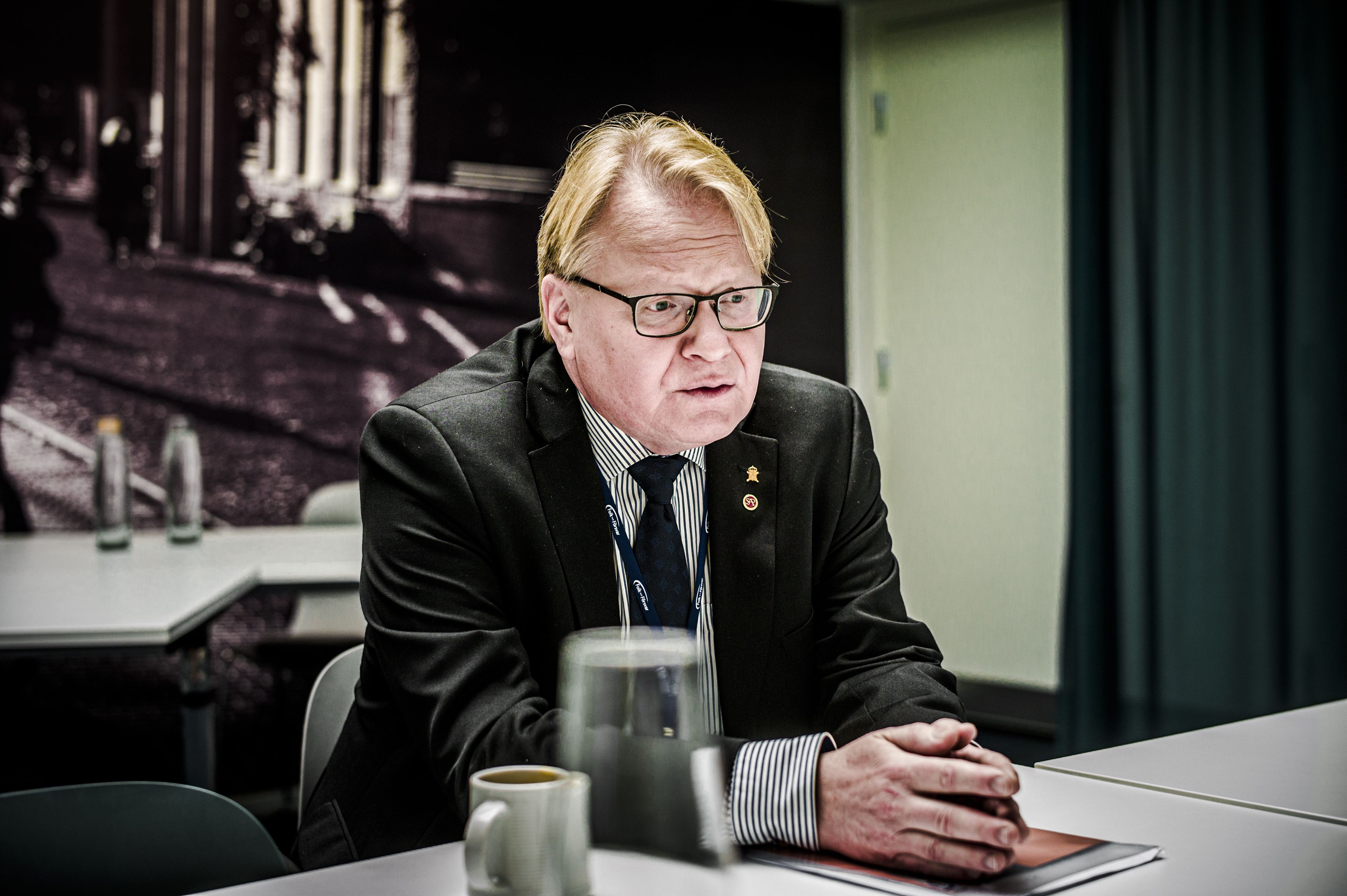 Peter Hultqvist: Vi är Inte Beredda Att Skapa Osäkerhet Om Militära ...