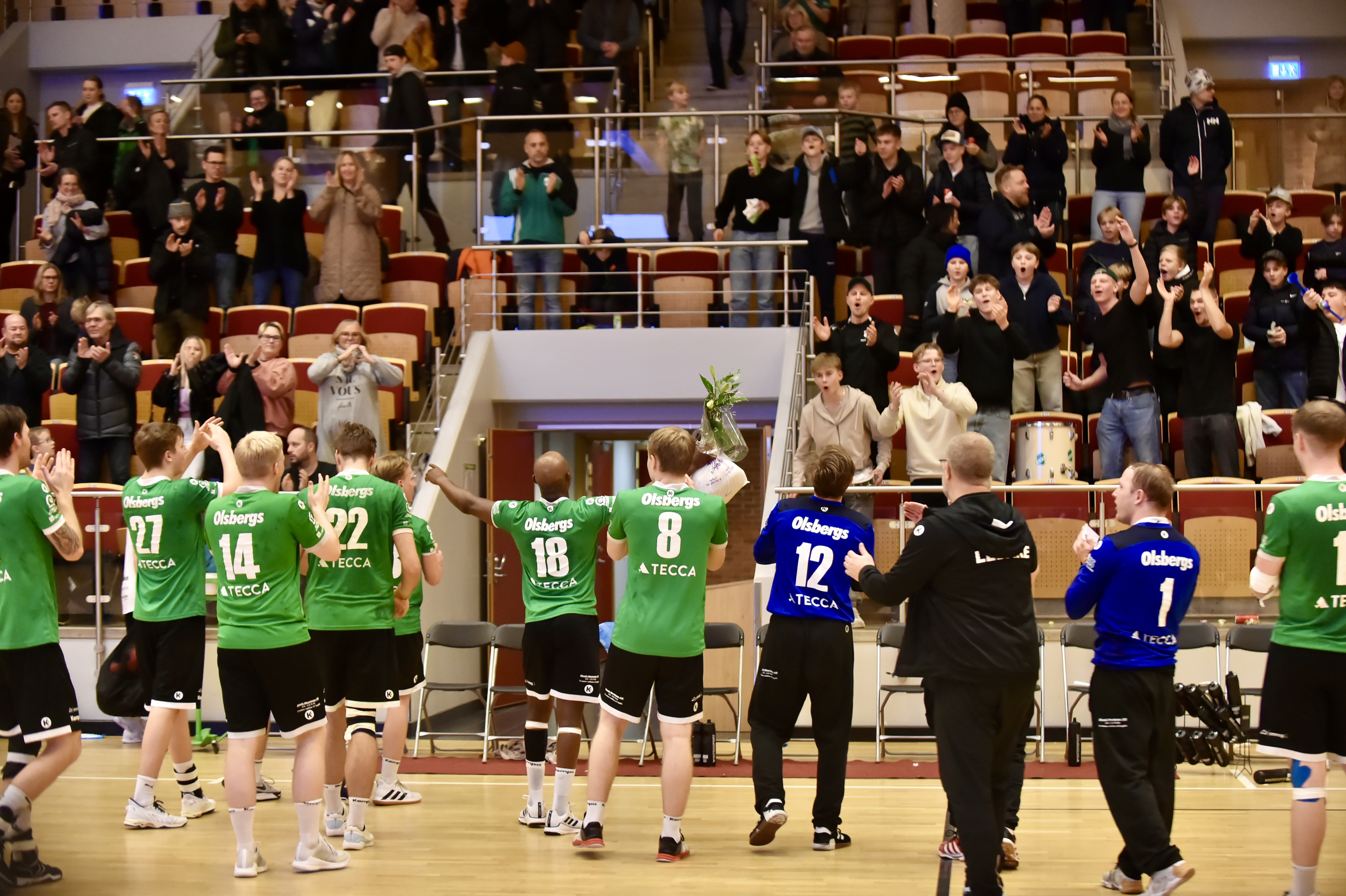 Det var handbollsfest så det ekade om det i Olsbergs arena i helgen och över 500 personer såg EBK vinna mot Västerås Irsta.