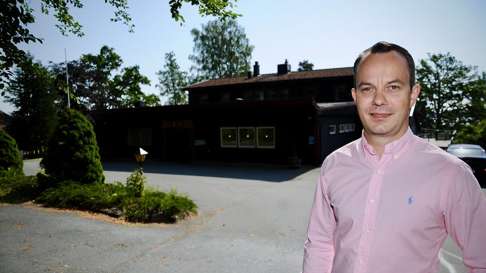 Martin Baum ska tillsammans med sin affärskollega Svante Stenervik ta över driften av Hotell Ullinge utanför Eksjö. Förhoppningen är att ta emot besökare från och med augusti.