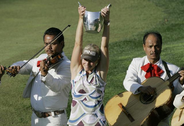 Louise Friberg när hon vann på LPGA-touren i Mexiko 2008.
”Det var kanske inte så ofta det var stortävlingar där. De ville ha autografer och det var high fives. Det var väldigt festlig atmosfär.”
