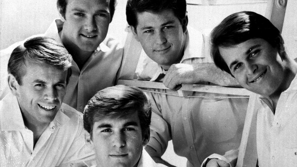 1966 var en milstolpe då Beach Boys släppte ”Pet Sounds”: Mike Love, Brian Wilson and Carl Wilson. Bottom, Al Jardine and Dennis Wilson. 
Bild: AP Photo