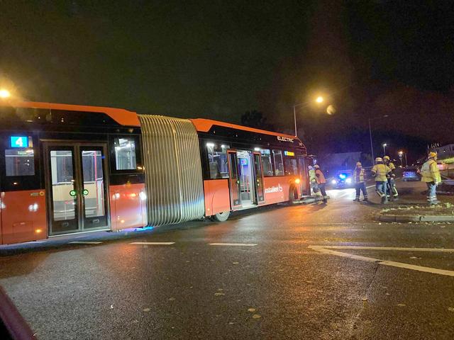 En linjebuss var med i en olycka på onsdagskvällen.