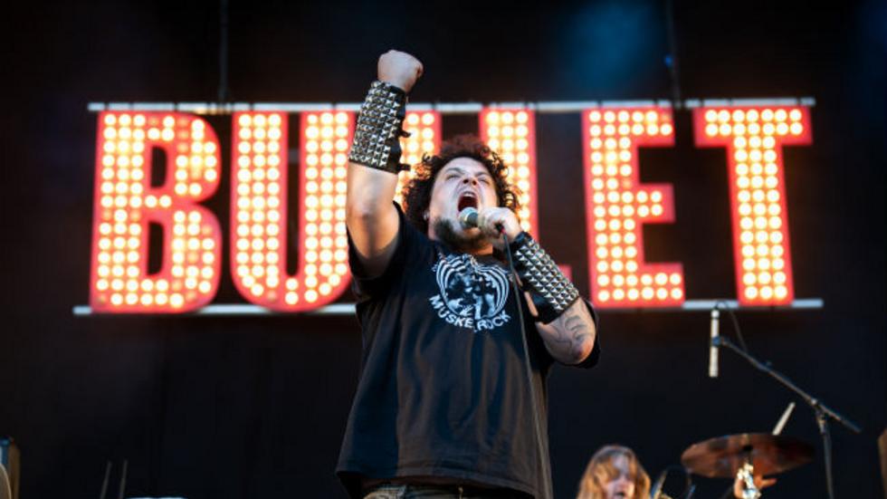 Dag ”Hell” Hofer frontar bandet Bullet, med en stor dos charm.
Arkivbild.