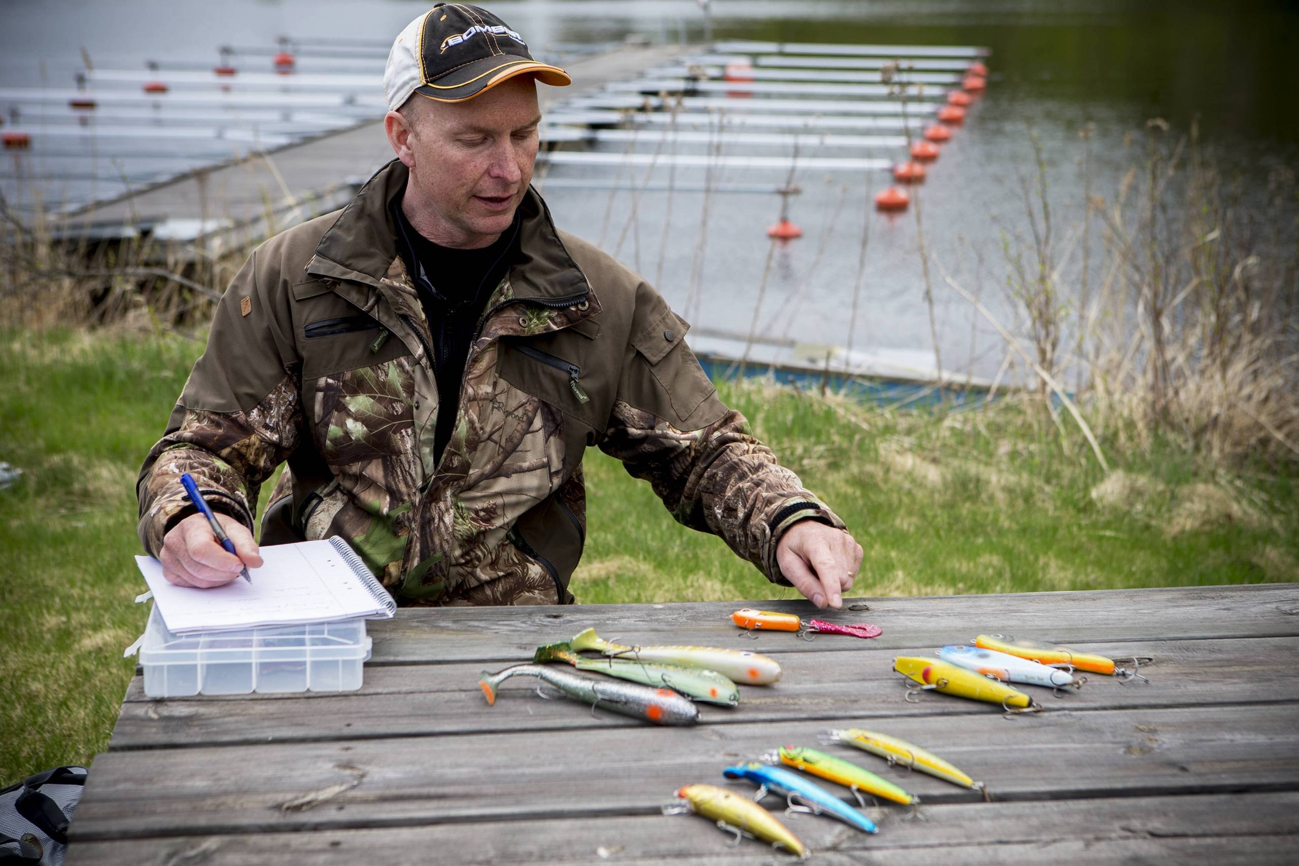 Gå inte tomhänt hem från fisketuren – storfiskaren Ronny lär ut sina bästa  knep –