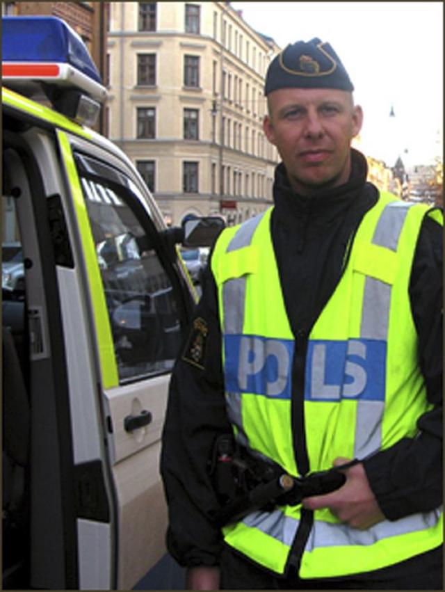 Stefan Holgersson har bedrivit forskning om den svenska polisen i många år. Även på obekväma områden. I Sverige bedömdes hans kunskaper mest lämpade till en radiobilstjänst men i Norge blev det i stället en professur.
