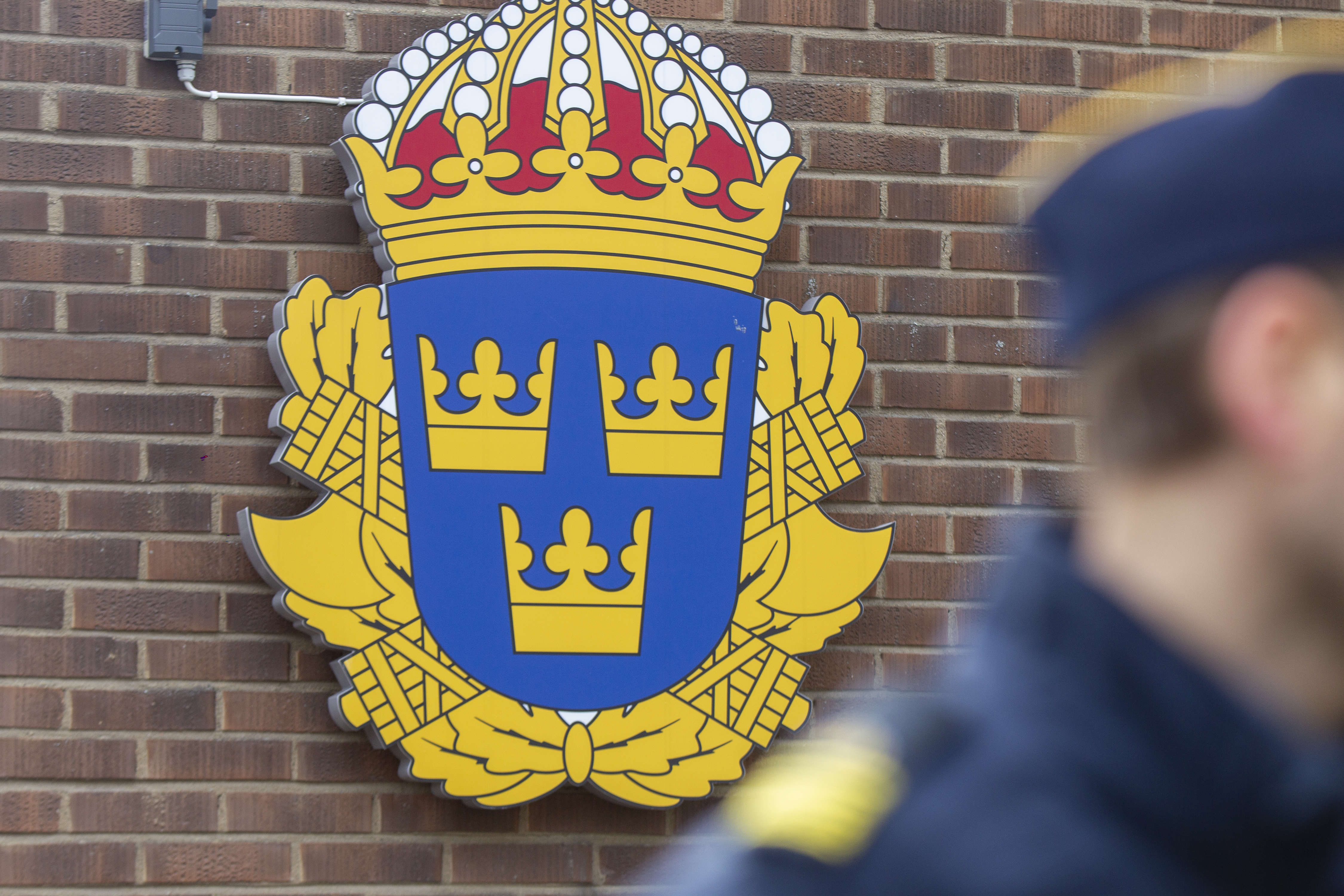 Polis åtalas För övervåld Vid Gripanden Av Rånare Och Tjuv – Jönköpings ...