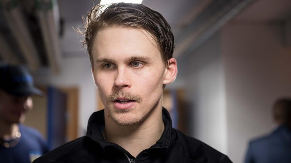 Förre HV-stjärnan David Ullström är fortfarande kontraktslös. Han utesluter inte en comeback i SHL. FOTO: David Wreland.