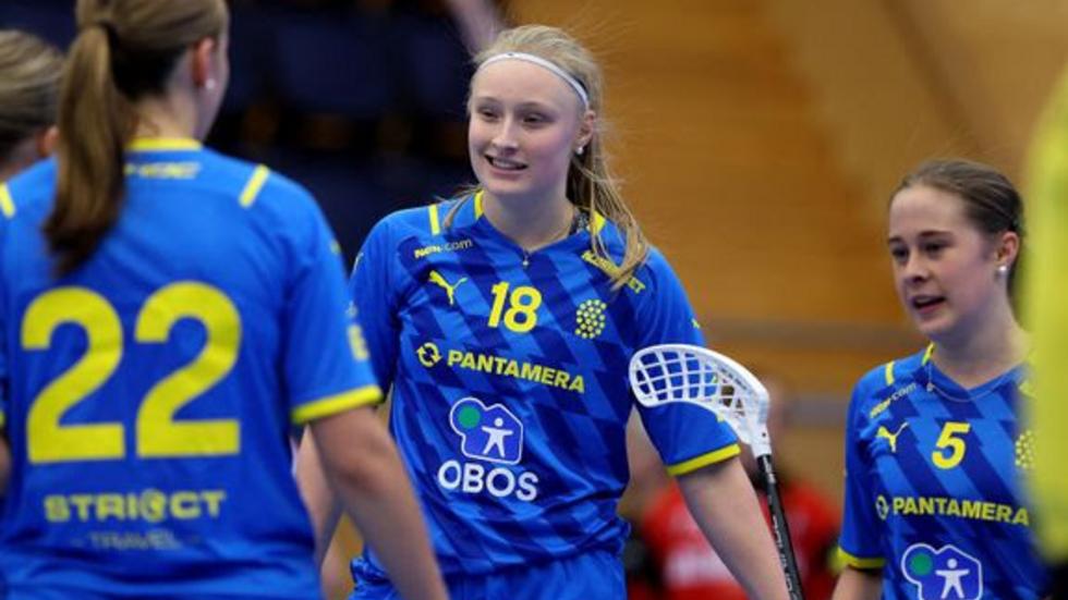 Foto: Svensk Innebandy
Mira Markström blev tvåmålsskytt för U19-landslaget i segern mot Schweiz på lördagen.