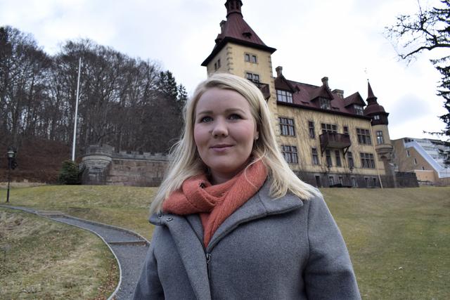 Linn Svahn, landskapsarkitekt på tekniska kontorets parkavdelning, ser fram emot att påbörja förvandlingen av Slottsparken. 