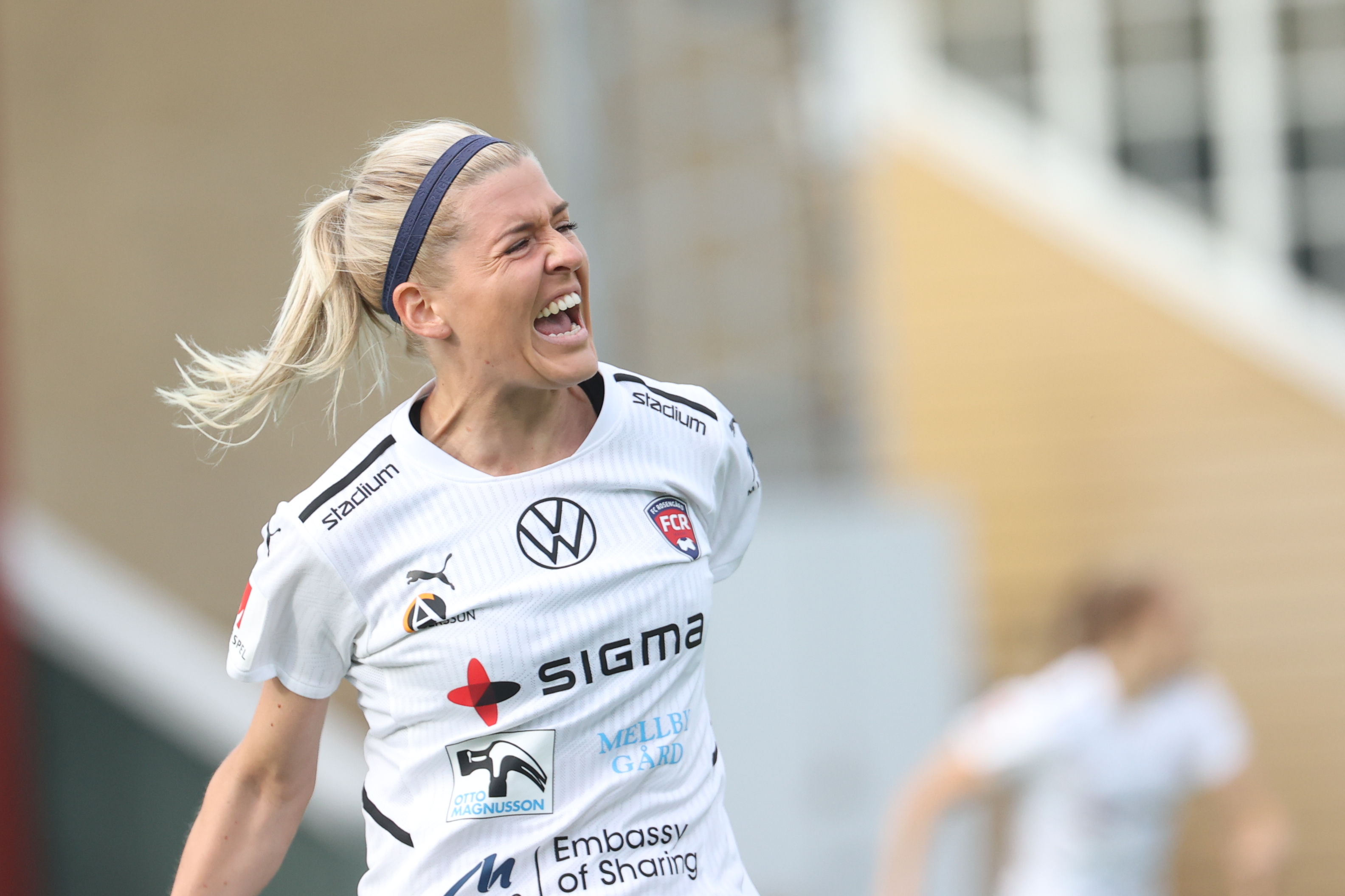 Olivia Schough förlänger med Rosengård Sydsvenskan