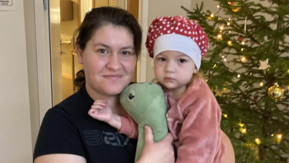 Julia Tymar tillsammans med dottern Sofia är tacksamma över all hjälp de fått, men Julias största önskan är att det ska bli fred i Ukraina.