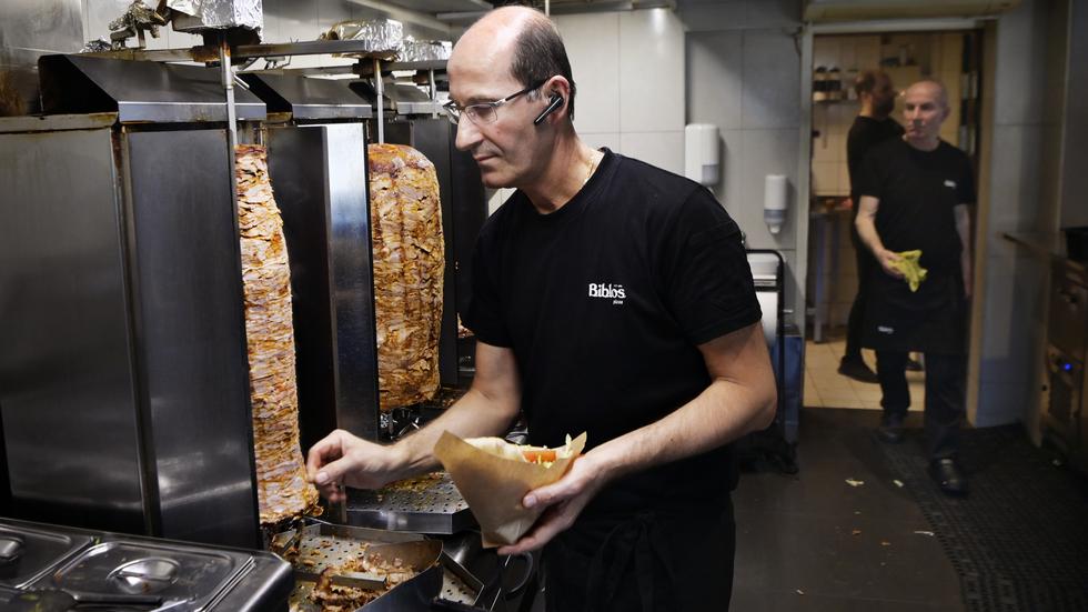 Jag vet att vi var en av de första, säger Martin Inal, delägare till pizzeria Biblos i Huskvarna.