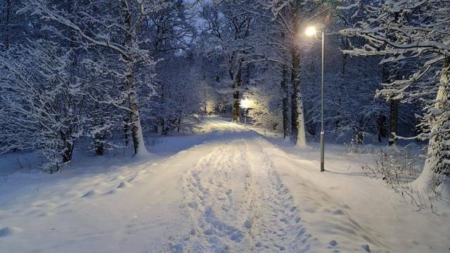”På väg mot skolan, Hisingsängen! Hurra - äntligen snö”, skriver Anna Norberg som tagit denna bild. Foto: Anna Norberg