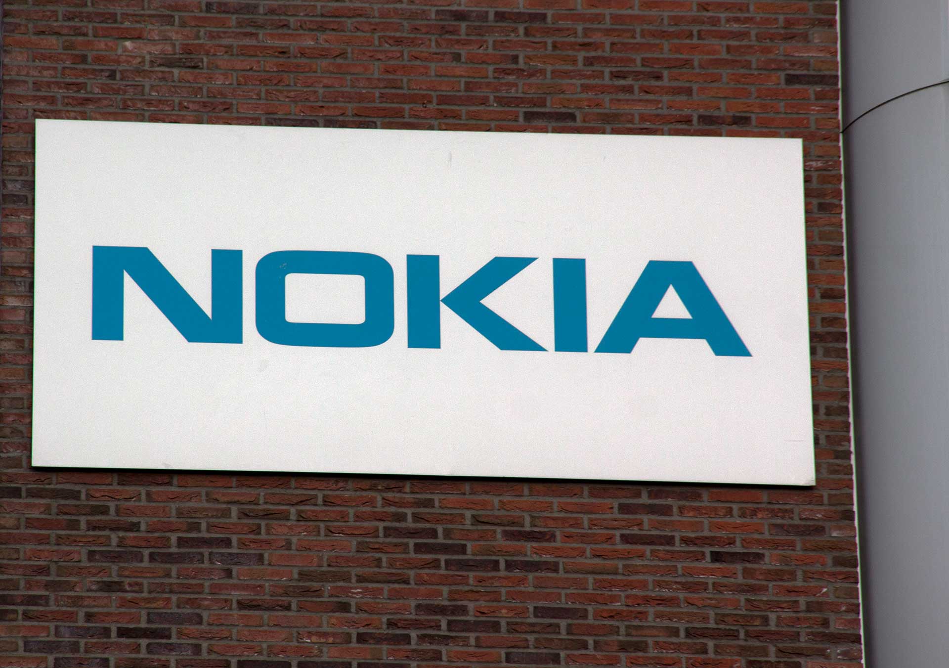 Nokia skriver ned prognos efter Ericssons kontrakt