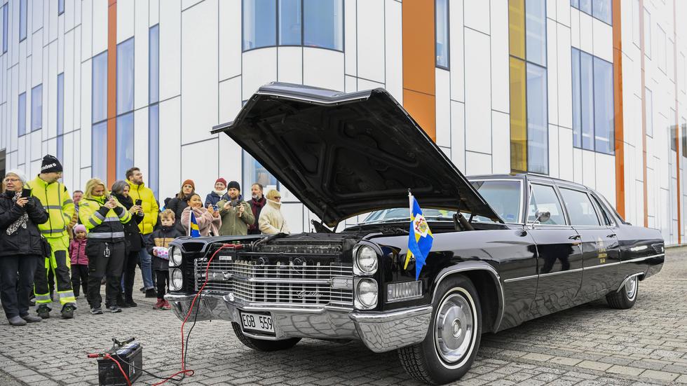 Philip Aronsson, 26, lånade ut sin bil till kungaparet när de besökte Jönköping.