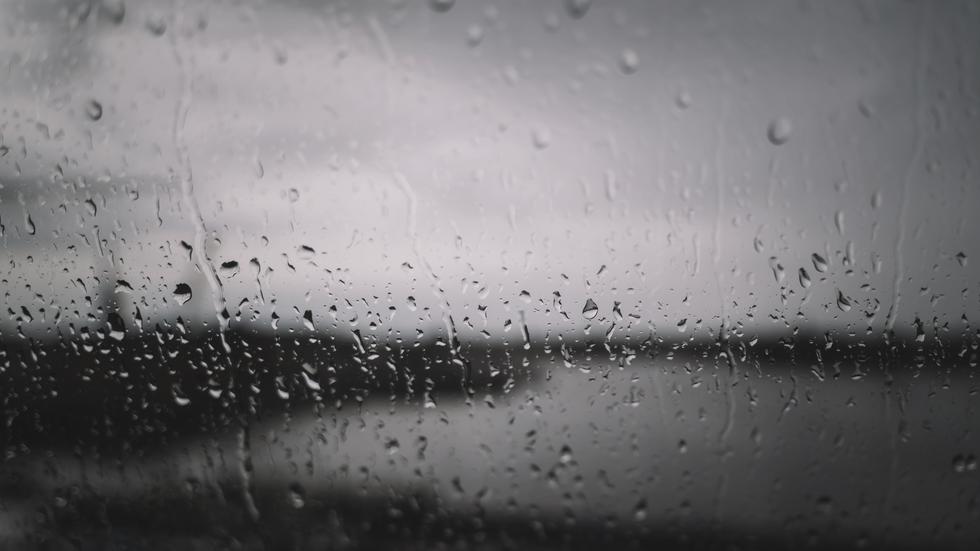 Regn och rusk dominerar väderleken de kommande dagarna. Arkivbild.