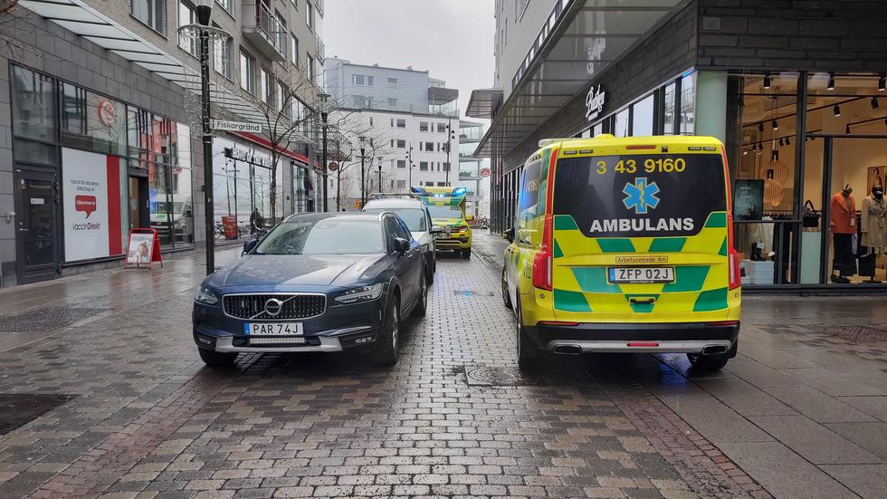 Det var en väktare från Securitas som blev misshandlad och förd till sjukhus efter misshandeln vid Atollen-området i centrala Jönköping förra veckan, det framgår av en anmälan till Arbetsmiljöverket. 