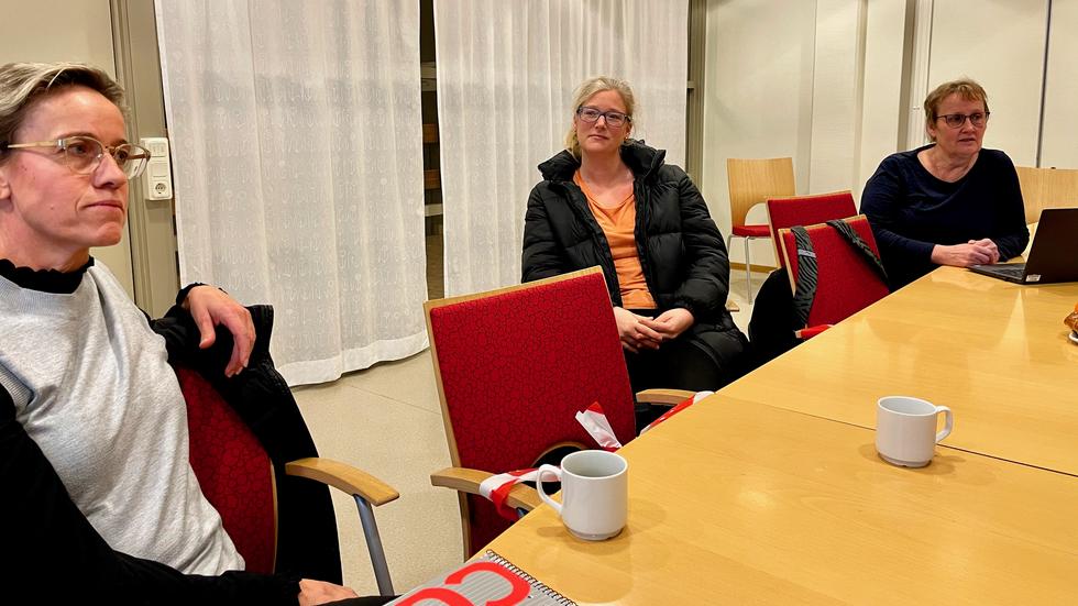 Fr v: Personal inom äldreomsorgen i Vaggeryds kommun berättar om covidvården. Bild: Johan Lundell/Vaggeryds kommun. 