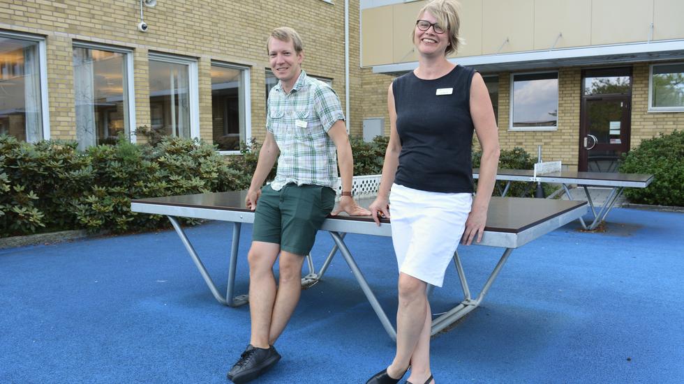 Erik Lund, SO-lärare, och Lena Bäckman, rektor, på Flahultsskolan i Norrahammar. 