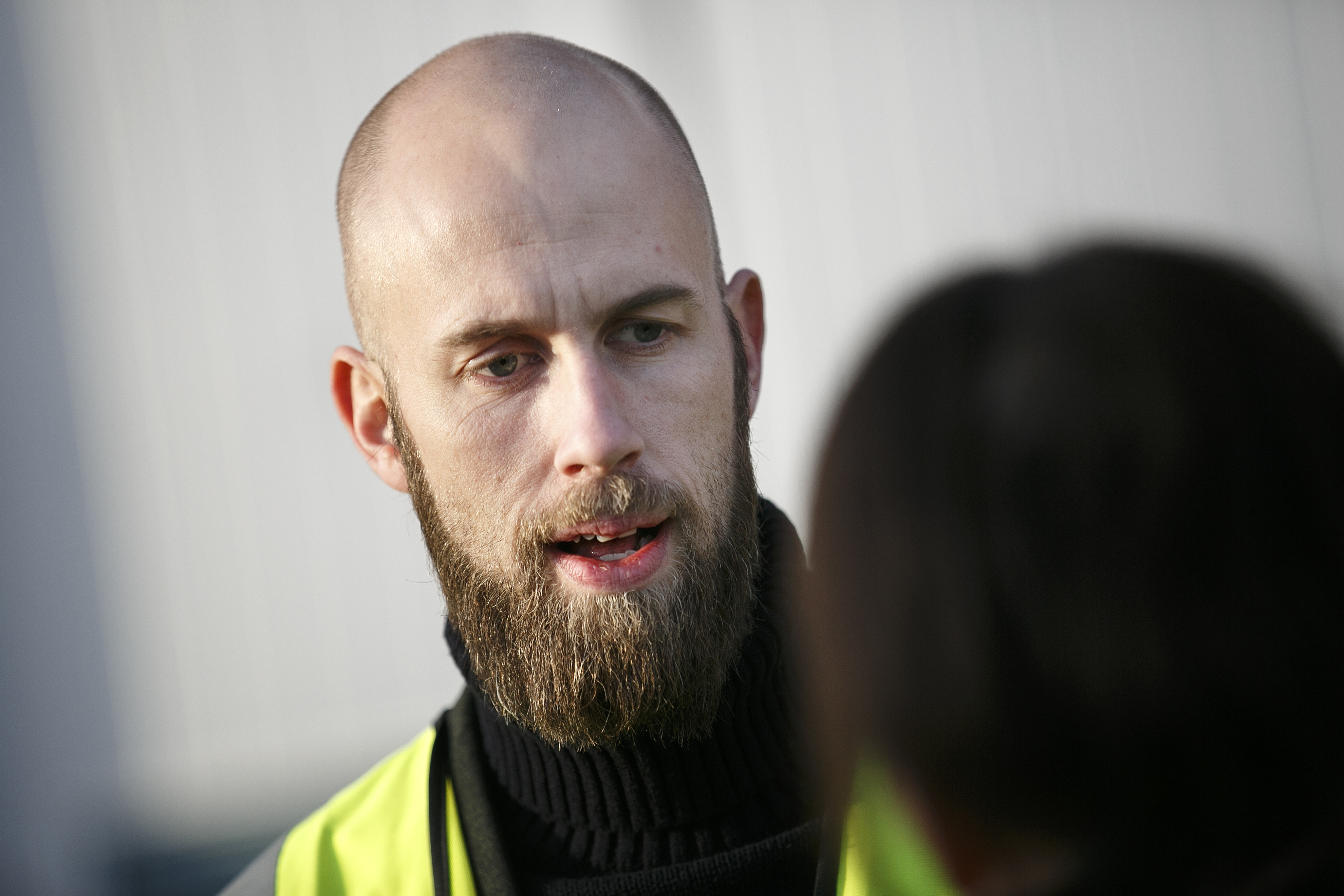 En uppjagad Carl-Oscar Bohlin letar Sverigefiender bland ...