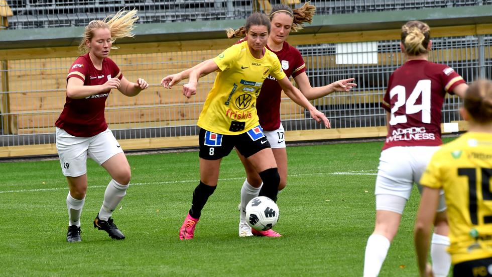 Madeleine Tegström satte 1-0 för Mariebo mot Bergdalen. 