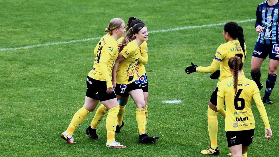 Natalija Obradovic gjorde båda målen för Mariebo i derbyt mot Husqvarna FF, som slutade 2–2.