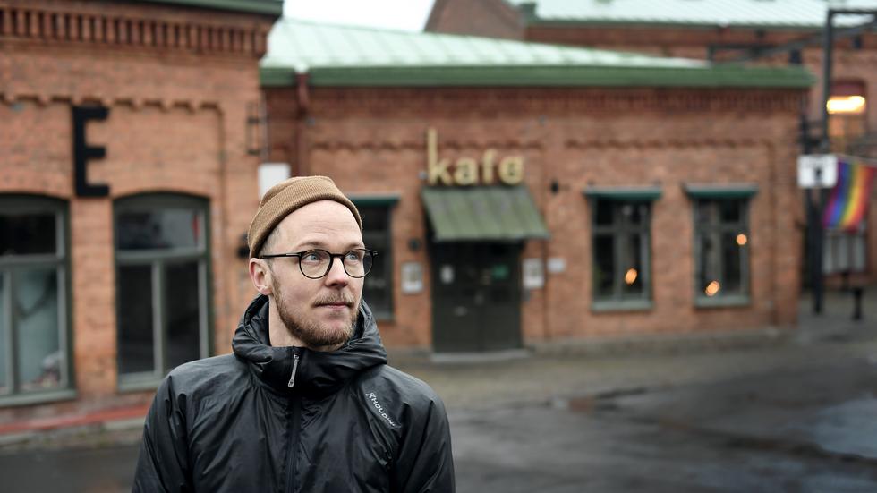 Hdenrik Cato Hammarstedet, volontär för "Gemenskap i jul" på Kulturhuset, klargör att evenemanget inte kommer ställas in.