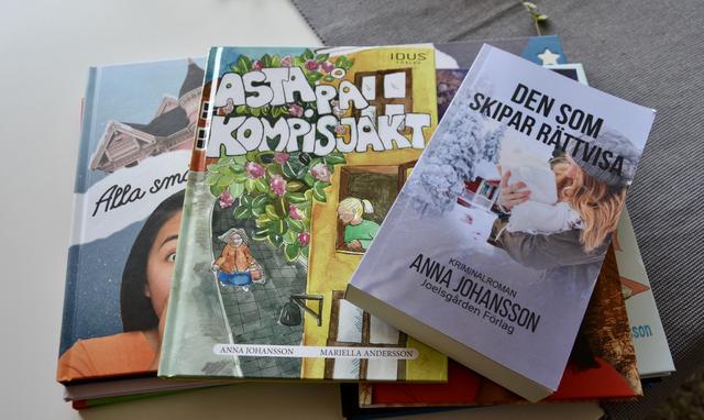 Anna Johansson har skrivit många böcker. Både för barn och vuxna.