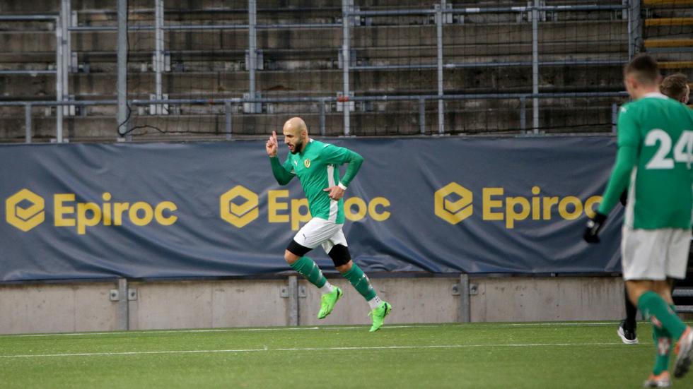 Pashang Abdulla firar efter 1–1-målet mot Örebro SK. 