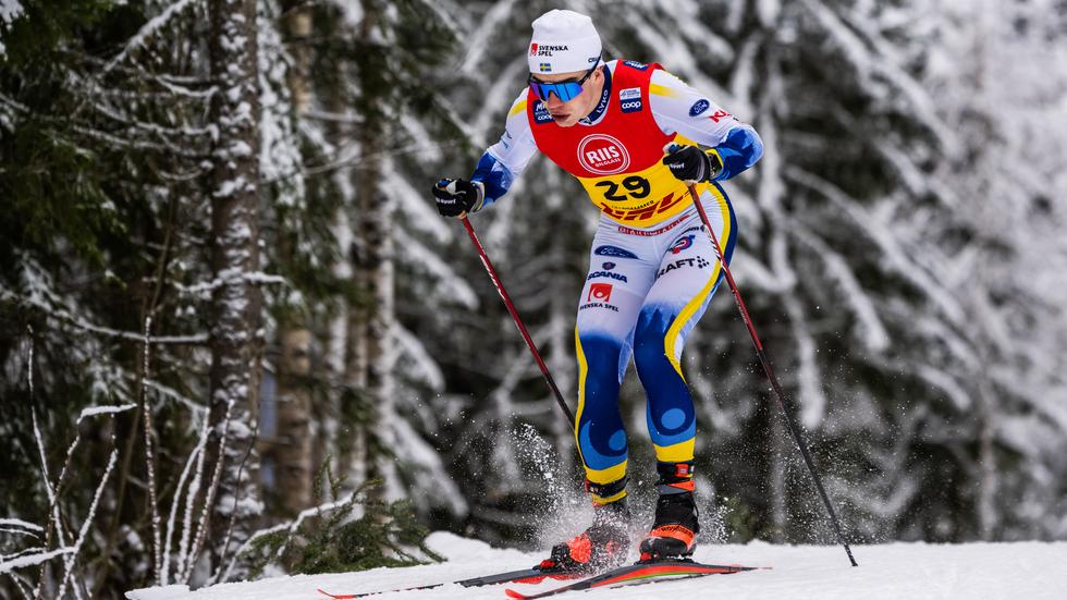 Eric Rosjö på bild från fredagens 10-kilometerslopp i världscuptävlingen i Lillehammer. Foto: Marius Simensen/Bildbyrån