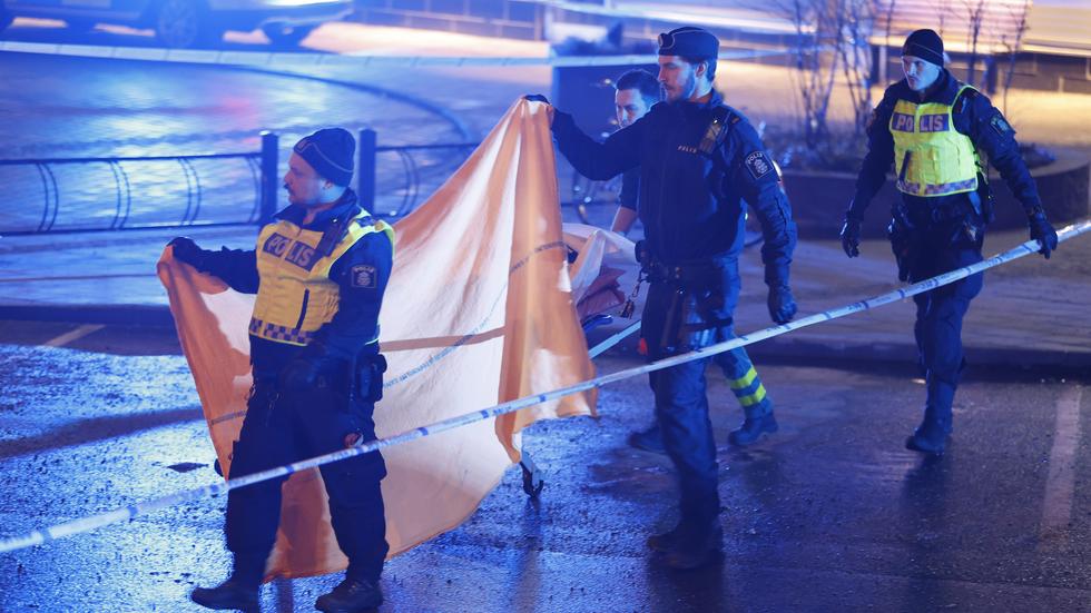 Skottlossning i Solna 20 januari. Den eskalerande våldsspiralen i huvudstaden gör att allt fler av polisens resurser koncentreras till Stockholm.