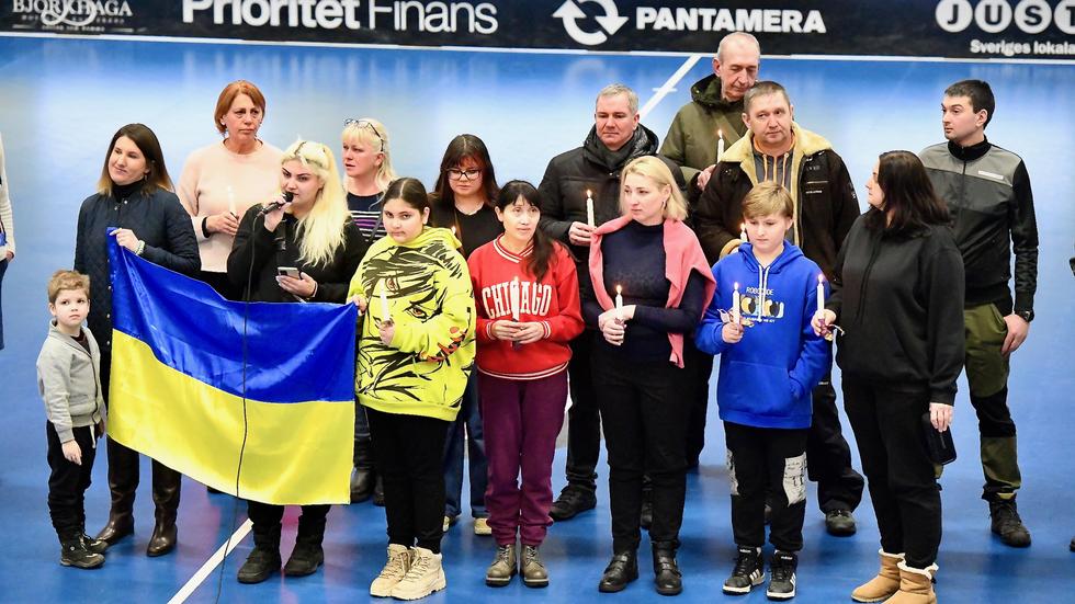 Gruppen med sitt urspring i Ukraina men som nu bor i Mullsjö och Habo fanns med under fredagskvällens manifestation i Nyhemshallen.
