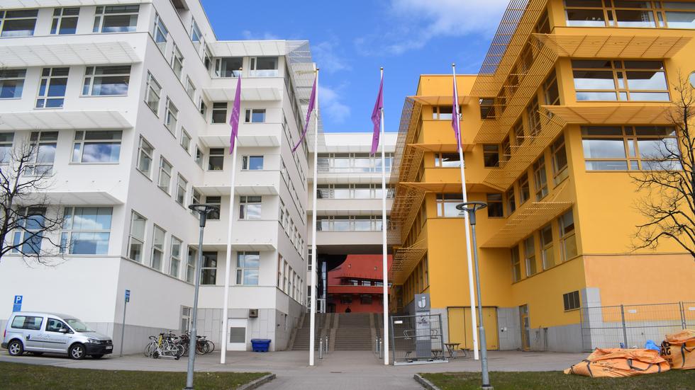 Färre studenter stängs av eller varnas jämfört med pandemiåren, visar siffror från Universitetskanslersämbetet.
Lärosätena i Sverige som hade flest antal disciplinärenden i fjol var Mälardalens universitet och högskolan i Jönköping.