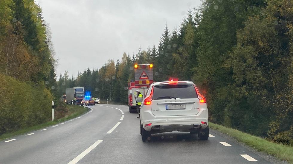 Två lastbilar kolliderade utanför Skillingaryd på onsdagen. FOTO: Josefine Mörberg
