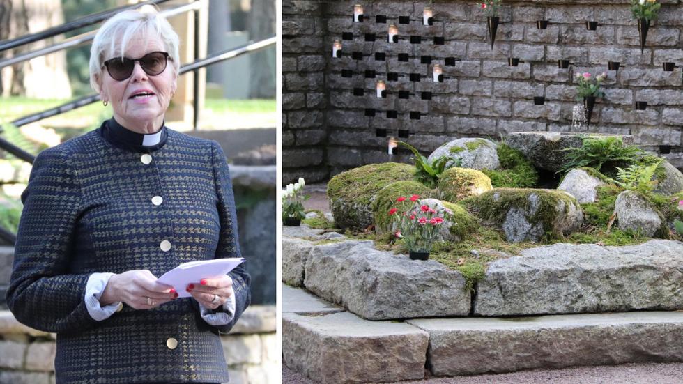 Kyrkoherden Ann Aldén talade under invigningen av den nya minneslunden på Skogskyrkogården. Foto: Benny Andersson