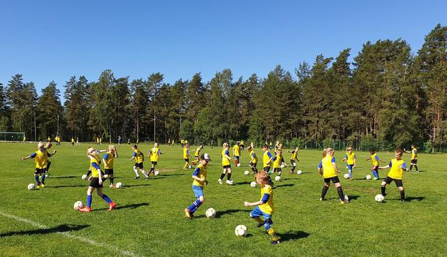 Fotbollsskolan är uppskattad. Foto: Emil Fritzell