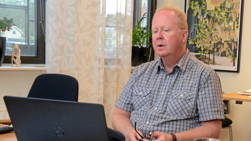 Skolchefen i Vaggeryds kommun Per-Erik Lorentzon har anmälts till Skolinspektionen. Han ska under ett möte ha uppmanat lärare att sätta ”glädjebetyg” för att skolan ska få bättre statistik på nationell nivå.