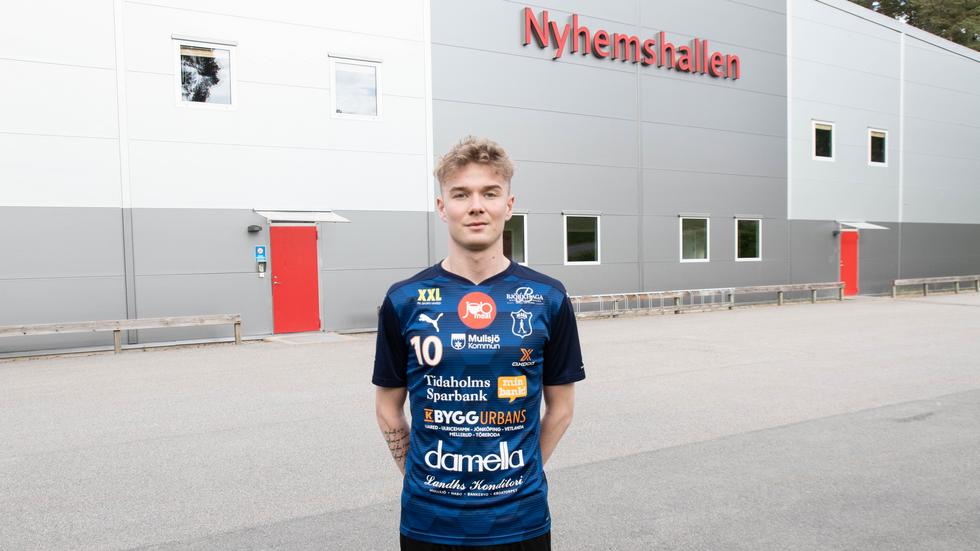 Felix Karlsson är klar för spel i Mullsjö AIS och kommer därmed att ha Nyhemshallen som sin hemmaplan framöver. Foto: Richard Axell, mullsjoais.se
