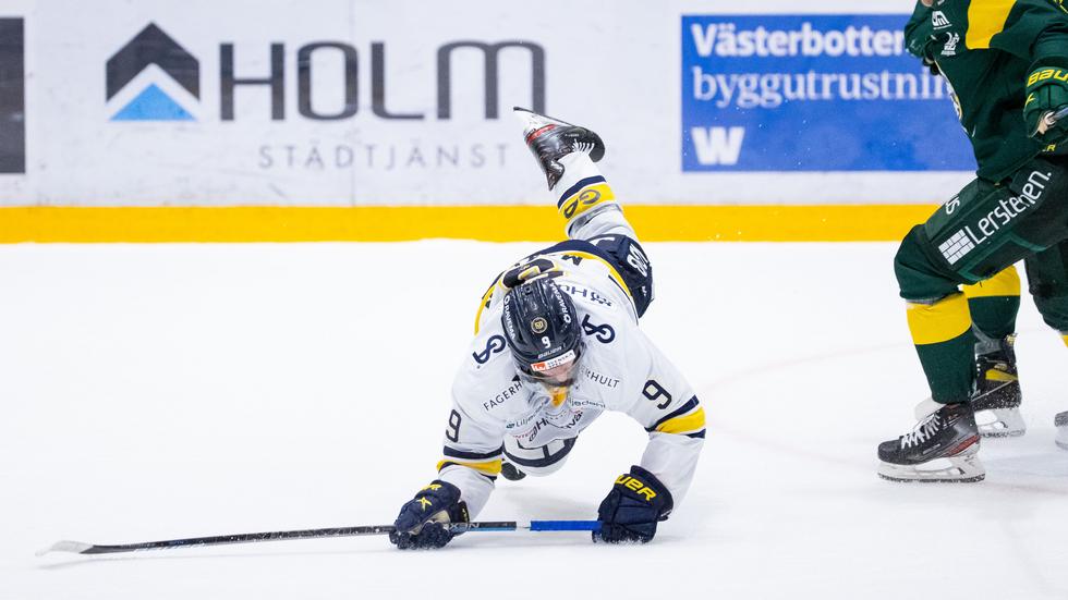 Taylor Matson och hans HV71 föll tungt borta mot Björklöven. Foto: Johan Löf/Bildbyrån