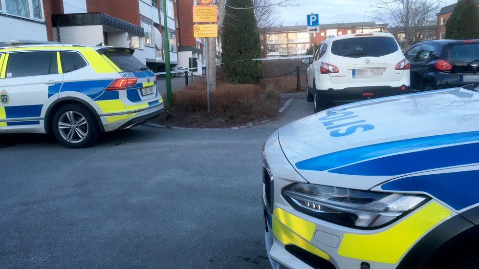 Polisen fick på lördagseftermiddagen flera samtal om misstänkt skottlossning vid en innergård i Värnamo.
