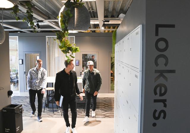 Trion Henrik Walter, Emil Svensson och Adam Landén har storslagna planer för sitt coworkingcenter Gro36. 