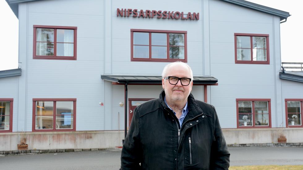 Nytt besked om den populära gymnasieskolan: Nu säljer majoritetsägarna Mats Klasson (bilden)  och Maskinleverantörerna sina andelar i Eksjö fordonsutbildning AB som driver Nifsarpsskolan. 