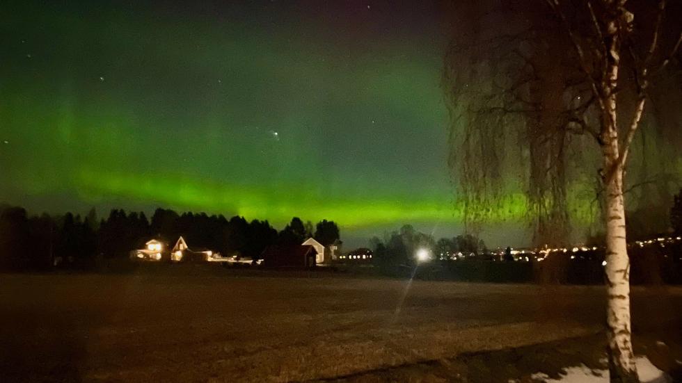 Kvällen och natten till tisdag kunde Jönköpingsborna uppleva norrsken. Den här bilden är tagen från Bankeryd av JP-fotografen Pär Grännö. FOTO: Pär Grännö.