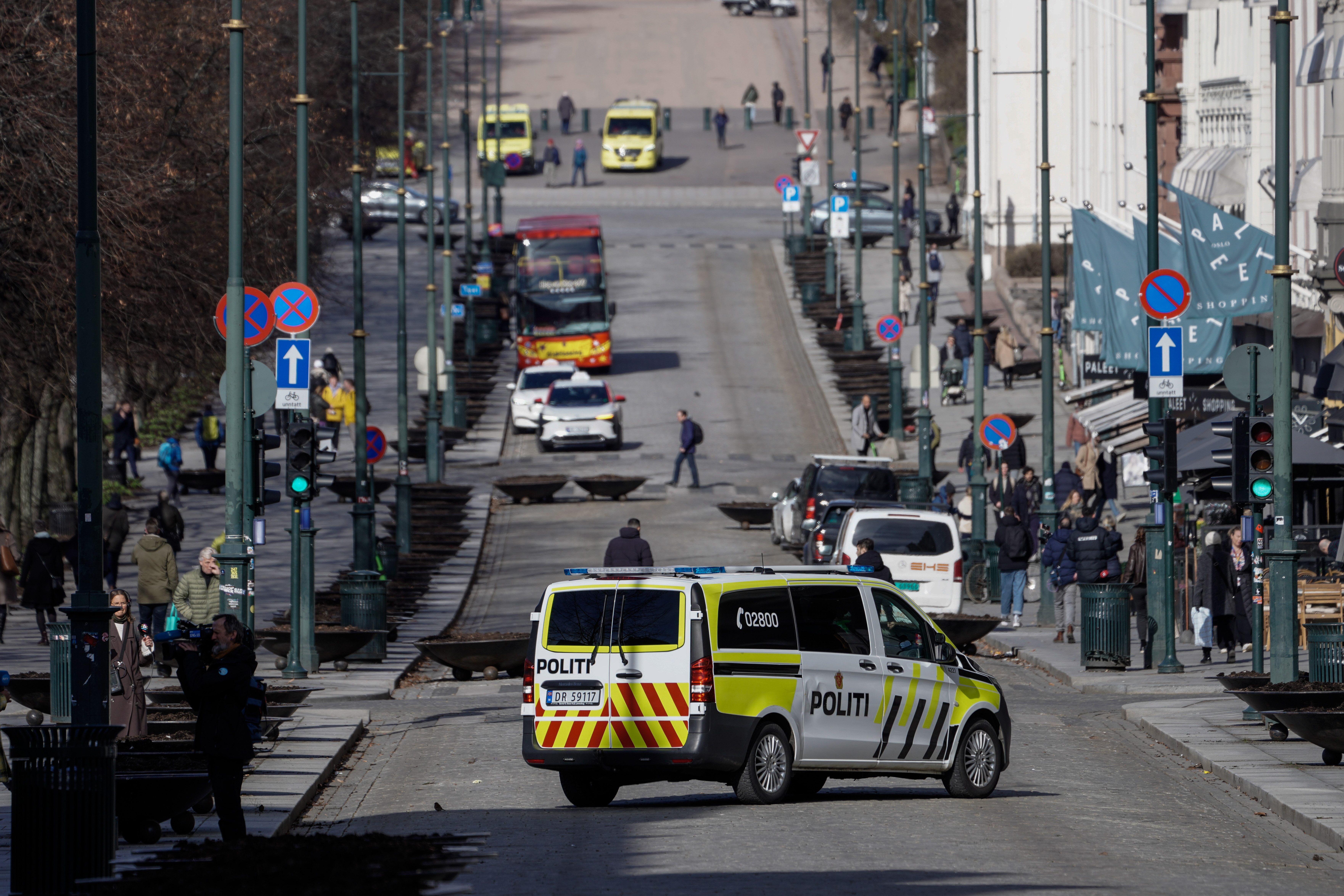 Området kring stortinget har stängts av.