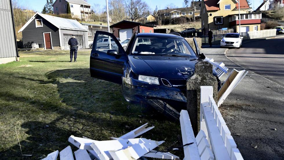 Det var den 6 april som en bilförare orsakade skador på fyra villaträdgårdar i Taberg. Nu döms han till fängelse. Bild: Robert Eriksson