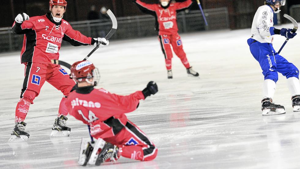 Det är inte bara herrarna som får jubla framöver – nu startar Jönköping Bandy även ett damlag. FOTO: Carl Ljungquist.