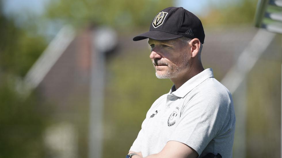Fredrik Nyberg lämnar med omedelbar verkan sin roll som huvudtränare i Jönköpings Södra.