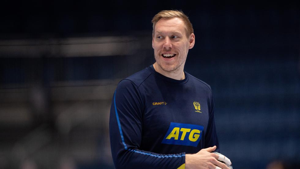 Mittsexan Fredric Pettersson, ursprungligen från Jönköping, ser nu fram emot EM-semifinalen med det svenska landslaget i handboll.