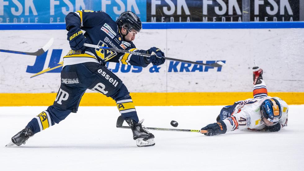 Joey LaLeggia uppges vara intressant för tre KHL-klubbar redan till nästa säsong.